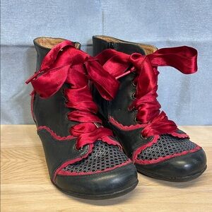 PORTOFINO made in Spain Black and Red leather Women's Boots size 36